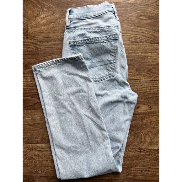 American Eagle Womens 0R Light Wash High-Rise Relaxed Thigh 90's Straight Jean - Picture 15 of 16